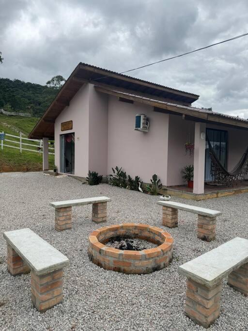 Cabana Recanto Do Arruda Para Casal Em Aguas Mornas Bagian luar foto